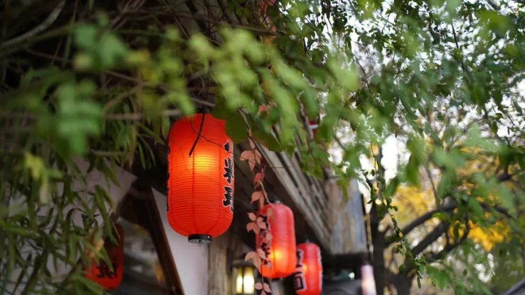 The East Hotel-Very Close To The Drum Tower,The Lama Temple,Houhai Bar Street,And The Forbidden City,There Are Many Old Beijing Traditional Hutongs Around The Hotel ,Experience The Culture Of Old Beijing Hutongs,Near Exit A Of Shichahai On Metro Line المظهر الخارجي الصورة