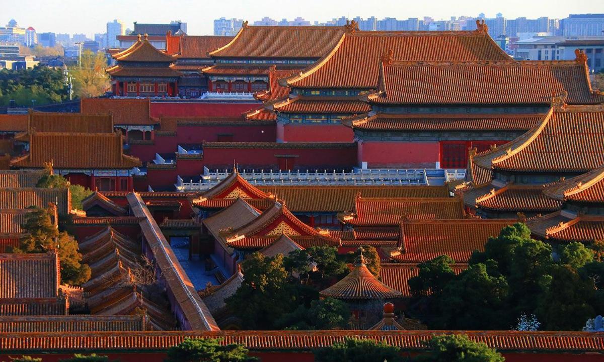 The East Hotel-Very Close To The Drum Tower,The Lama Temple,Houhai Bar Street,And The Forbidden City,There Are Many Old Beijing Traditional Hutongs Around The Hotel ,Experience The Culture Of Old Beijing Hutongs,Near Exit A Of Shichahai On Metro Line المظهر الخارجي الصورة